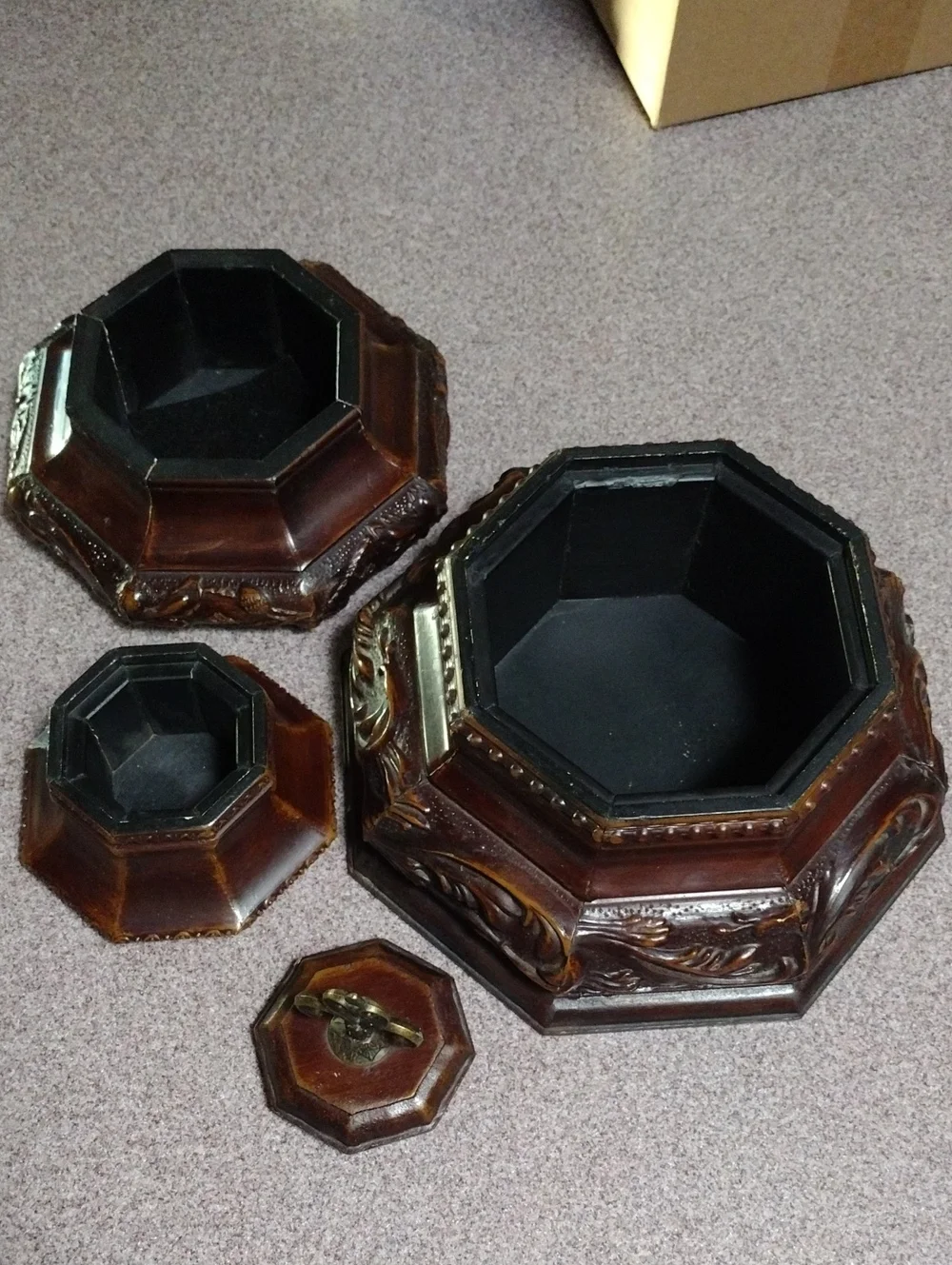 RARE Vintage Ornate Brown Decorative Wood Carved Accent Stash Box Brass Finial